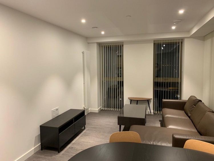 Royal Docks West, 12 Western Gateway - London - London Property Group