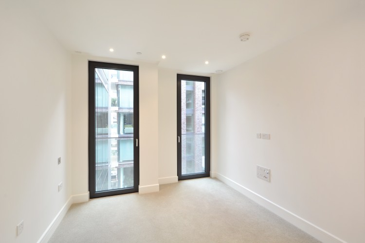 Neroli House, 14 Piazza Walk - london - London Property Group