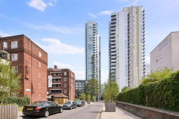 Property for Sale in SKYLINE APARTMENT, LONDON, United Kingdom