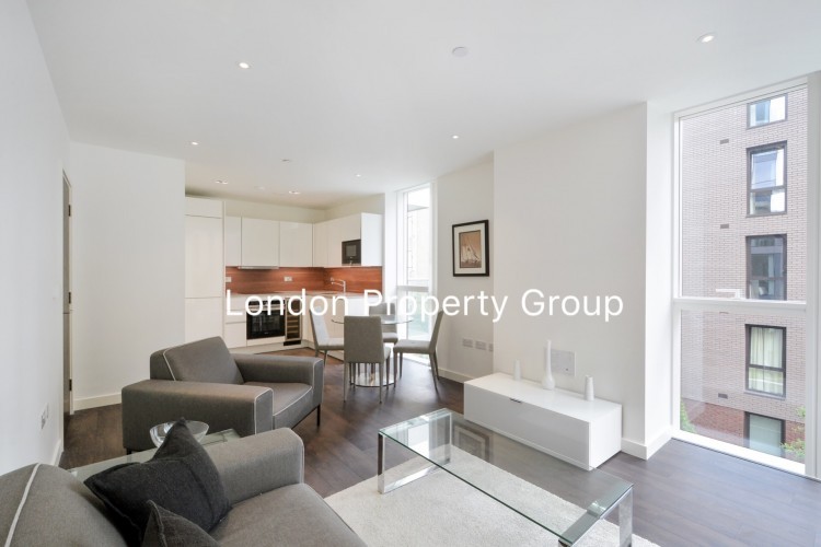 Devan Grove London - London - London Property Group