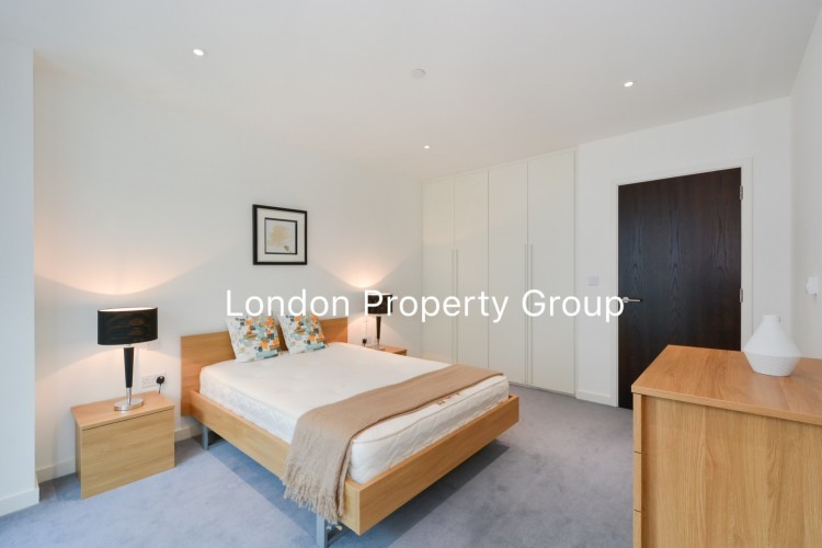 Devan Grove London - London - London Property Group